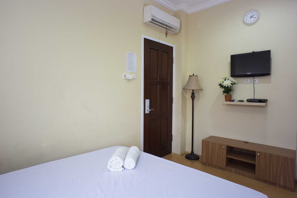 Hotel Reddoorz @ Kwitang à Jakarta Extérieur photo