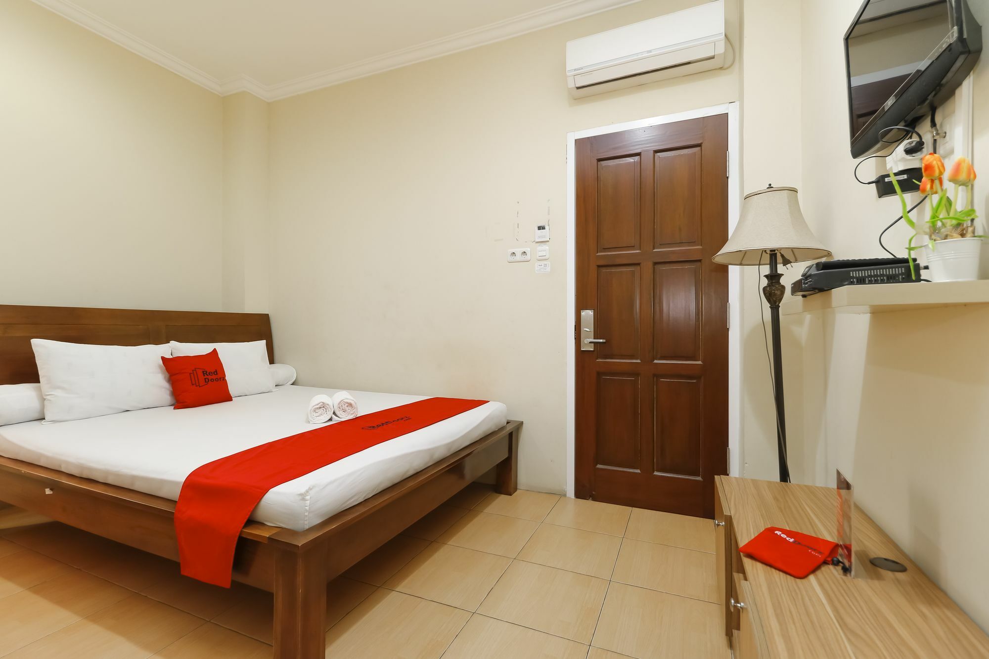 Hotel Reddoorz @ Kwitang à Jakarta Extérieur photo